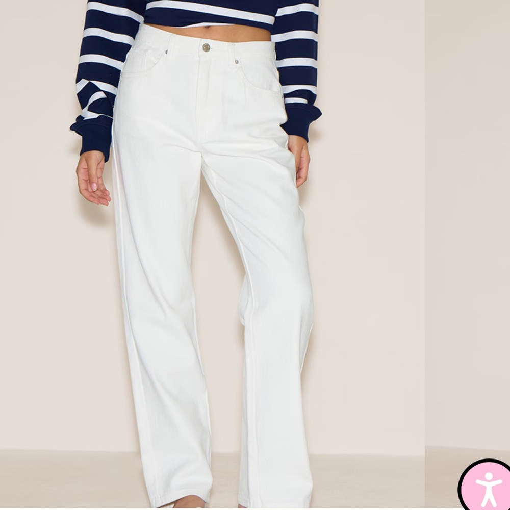 Pretty Little Thing White Straight Leg Jeans NWT